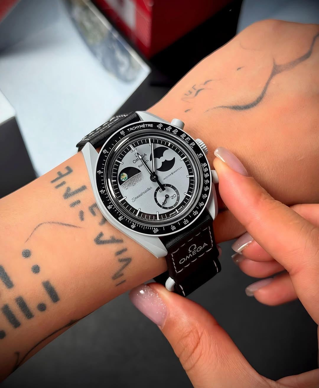 OM*GA x SWATCH MOONSWATCH – MISSION TO THE SUPER BLUE MOONPHASE*