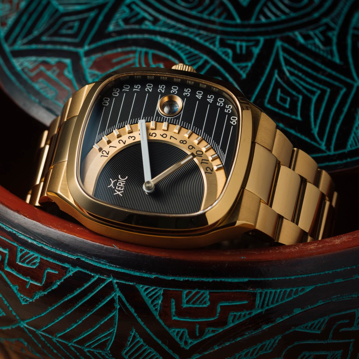 Timeline Retrograde Automatic Gold Black